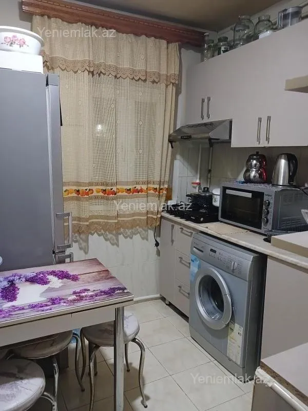 Satılır 2 otaqlı köhnə tikili 50 m²