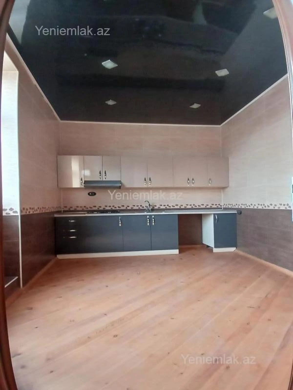 Satılır 6 otaqlı həyət evi 220 m²