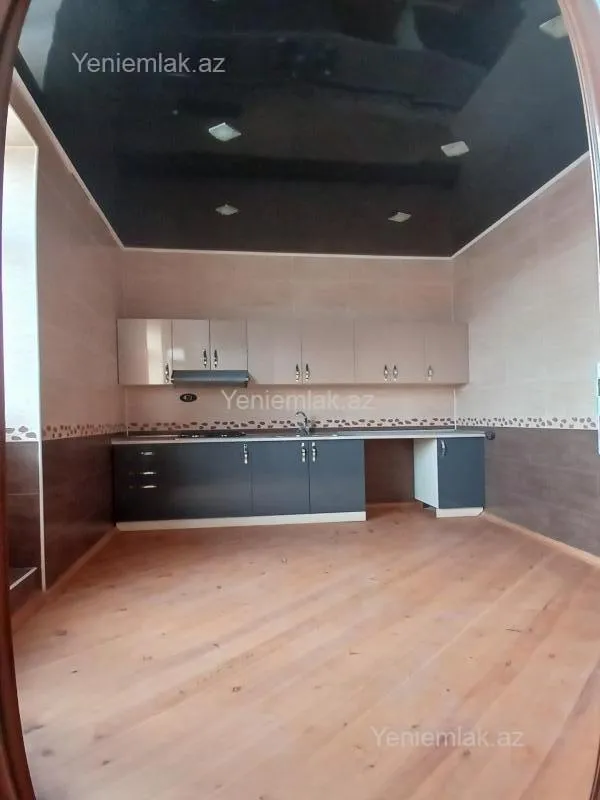 Satılır 6 otaqlı həyət evi 220 m²