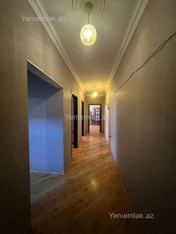 Satılır 6 otaqlı həyət evi 220 m²