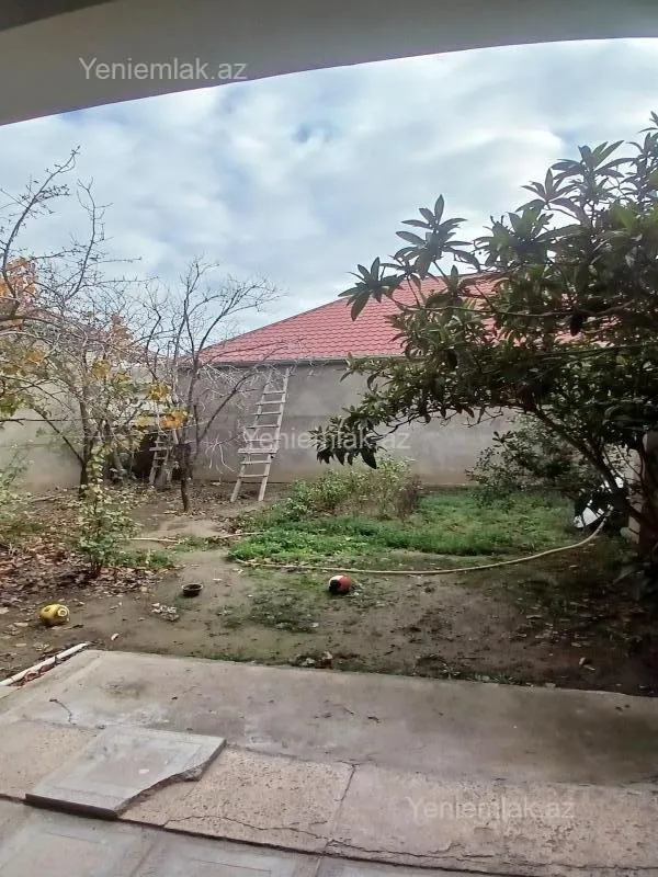 Satılır 6 otaqlı həyət evi 220 m²