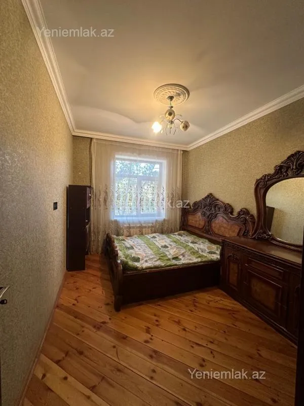 Satılır 6 otaqlı həyət evi 220 m²