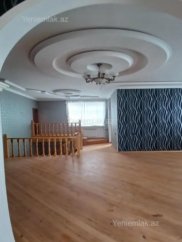 Satılır 6 otaqlı həyət evi 220 m²