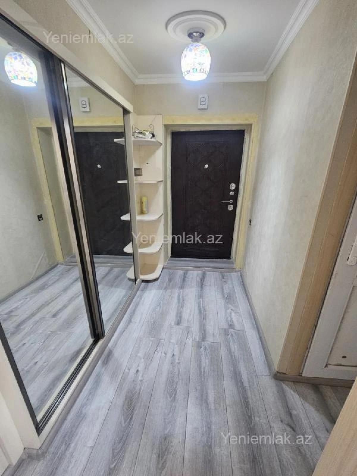 Satılır 2 otaqlı köhnə tikili 60 m²