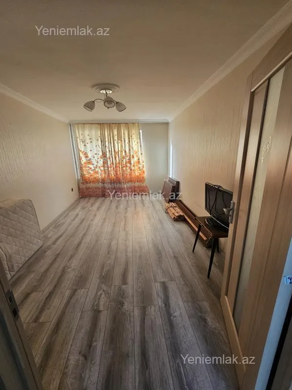 Satılır 2 otaqlı köhnə tikili 60 m²