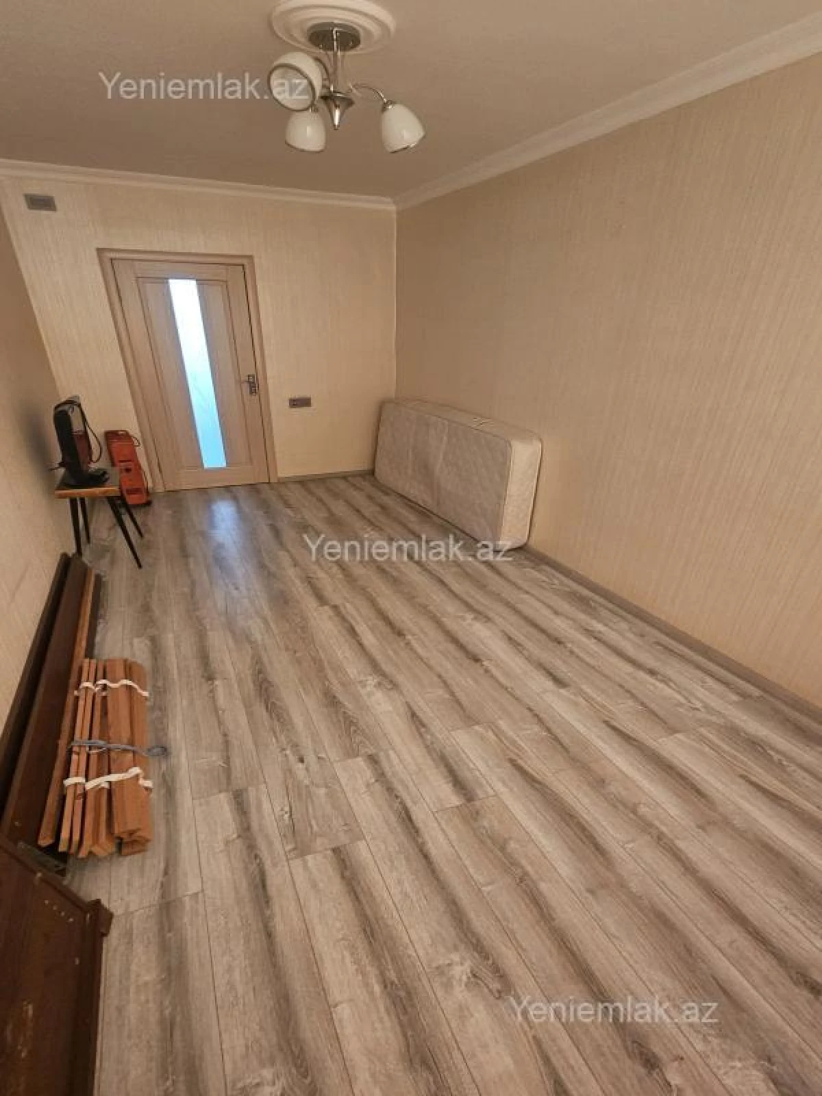 Satılır 2 otaqlı köhnə tikili 60 m²