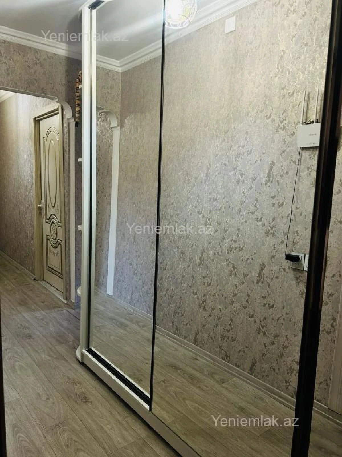 Satılır 2 otaqlı köhnə tikili 50 m²