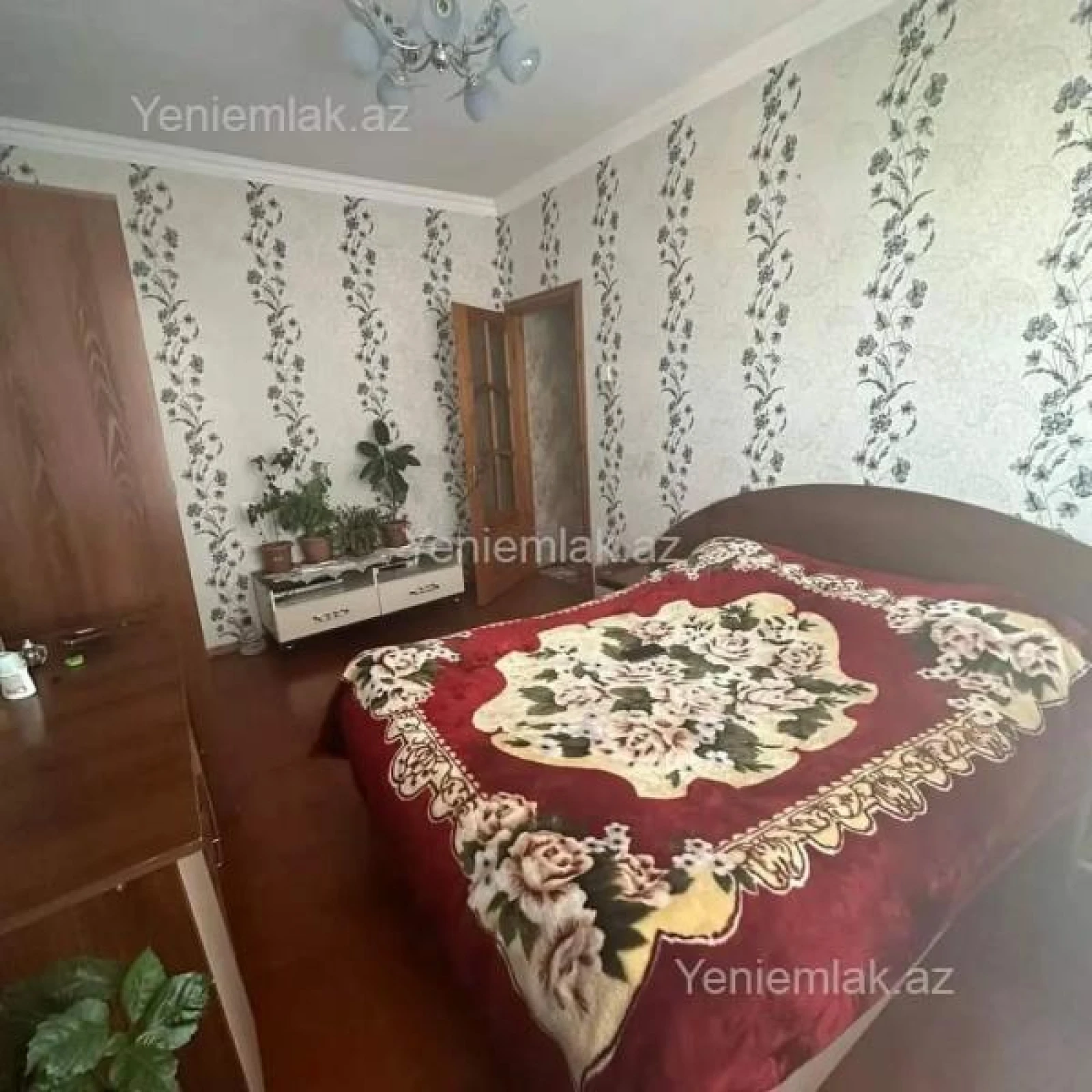 Satılır 5 otaqlı köhnə tikili 95 m²