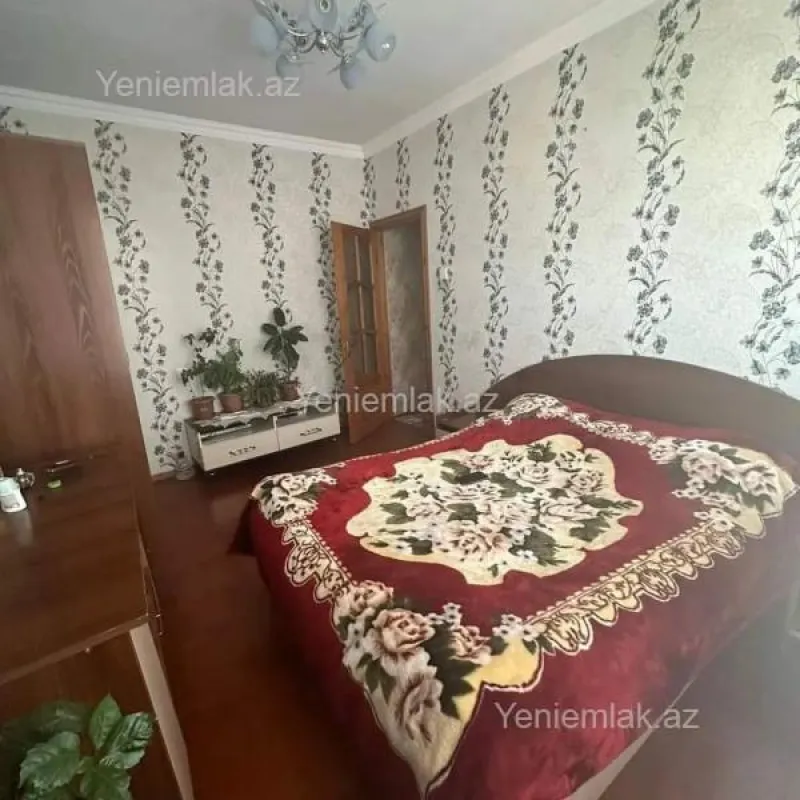 Satılır 5 otaqlı köhnə tikili 95 m²