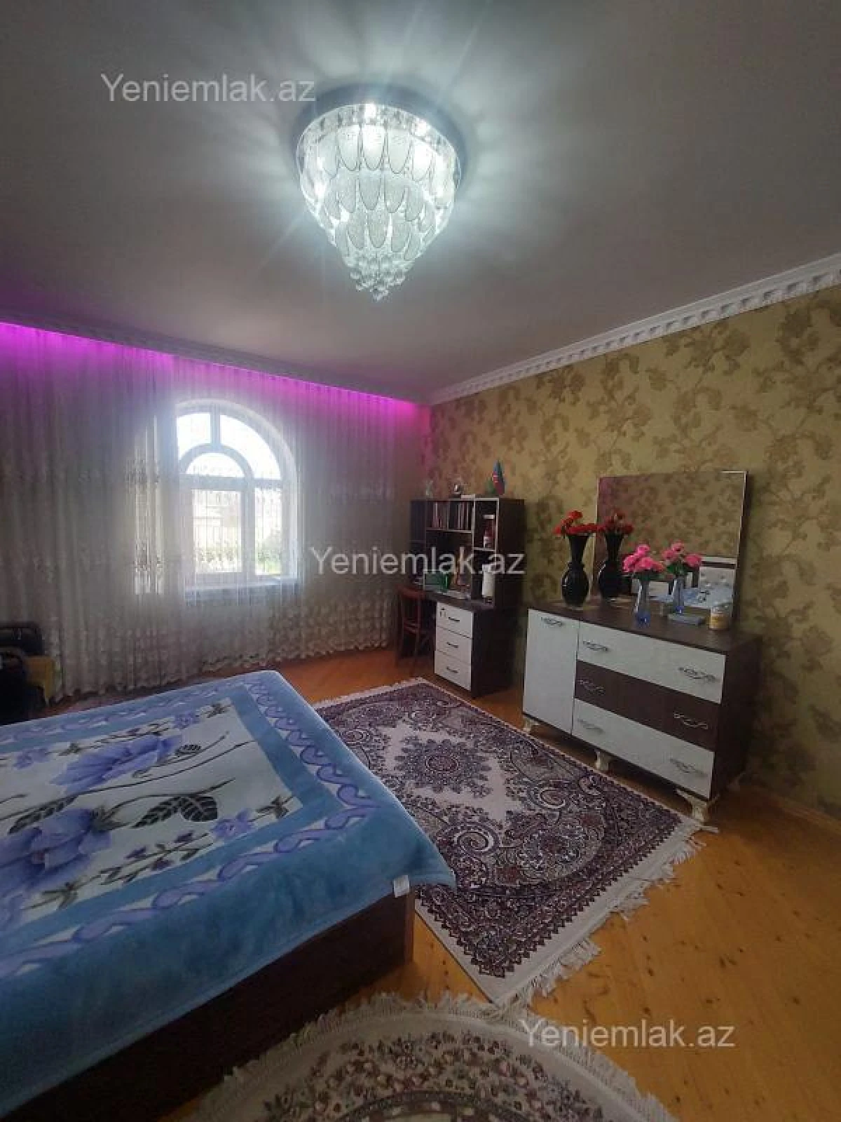 Satılır 6 otaqlı həyət evi 280 m²