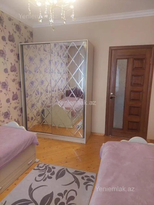 Satılır 6 otaqlı həyət evi 280 m²