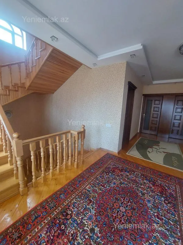 Satılır 6 otaqlı həyət evi 280 m²