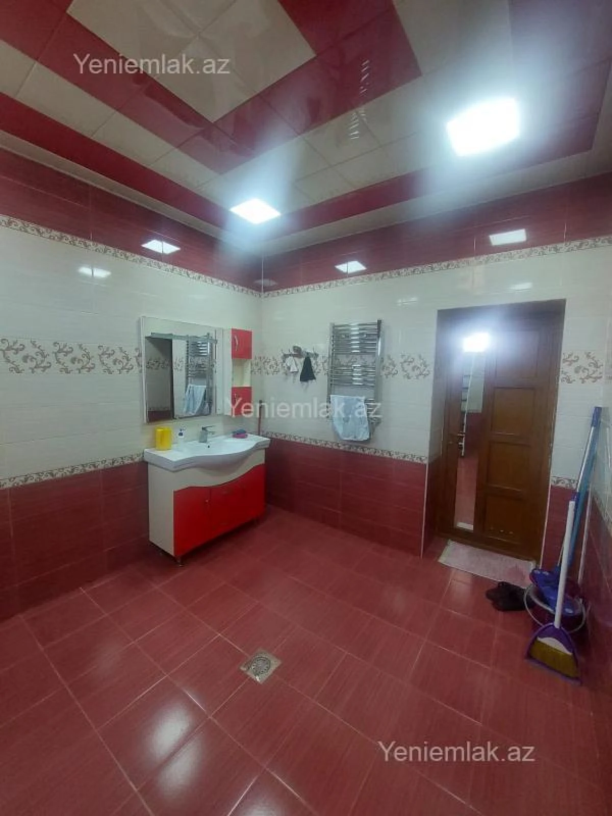 Satılır 6 otaqlı həyət evi 280 m²