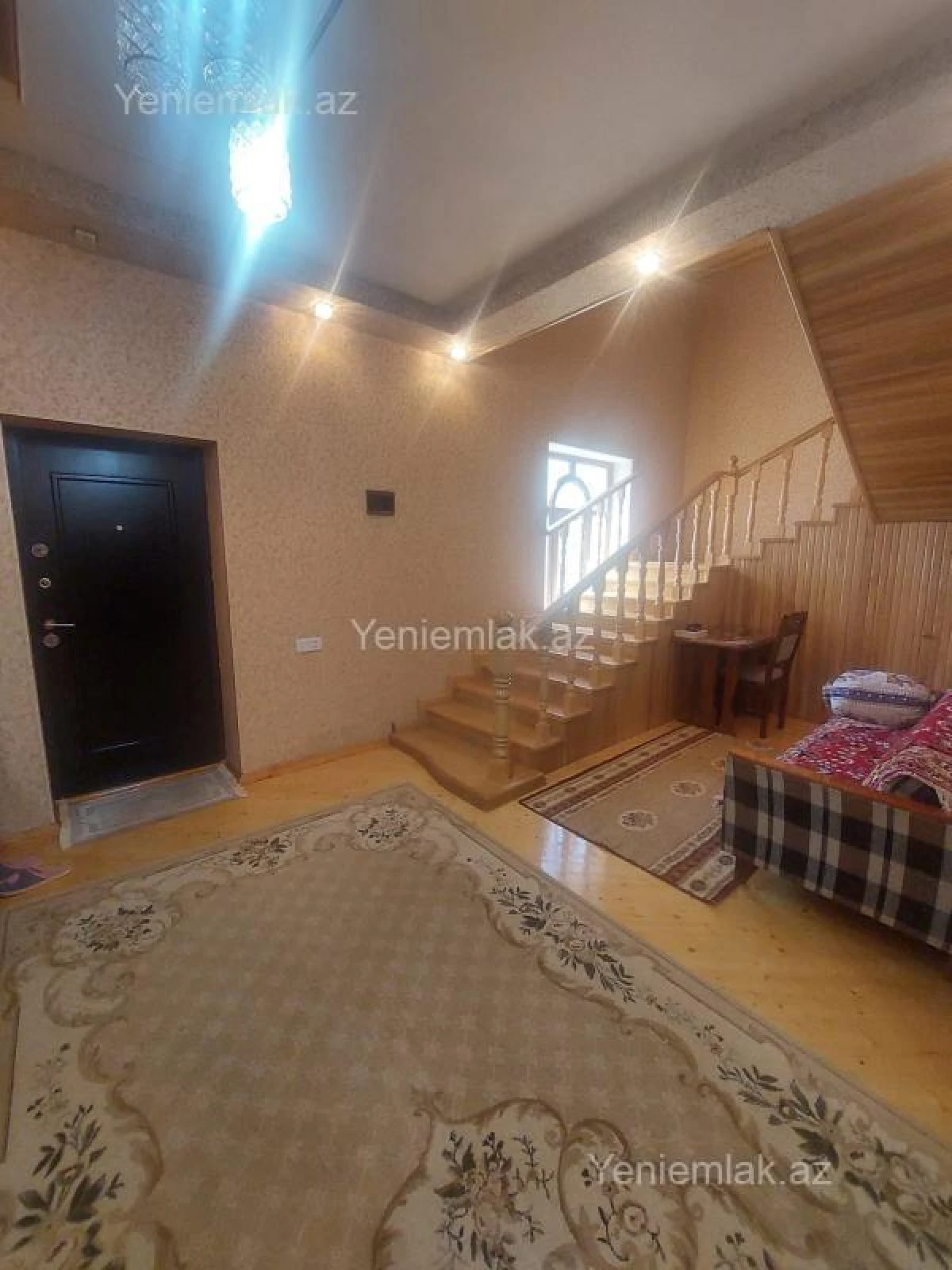 Satılır 6 otaqlı həyət evi 280 m²