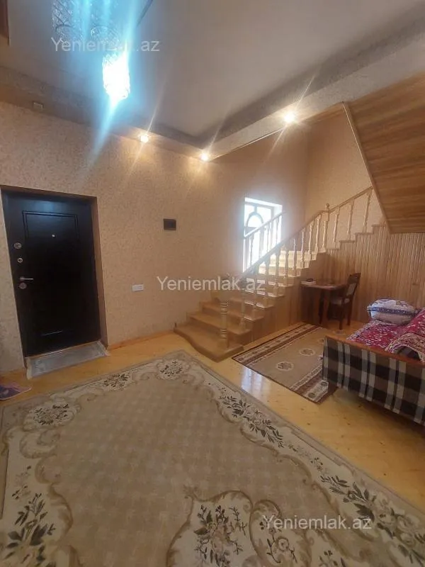 Satılır 6 otaqlı həyət evi 280 m²