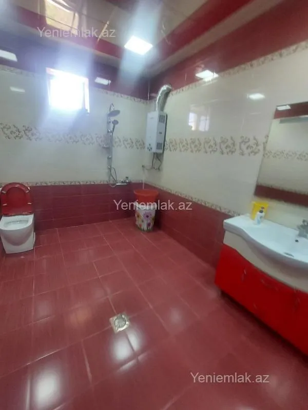 Satılır 6 otaqlı həyət evi 280 m²
