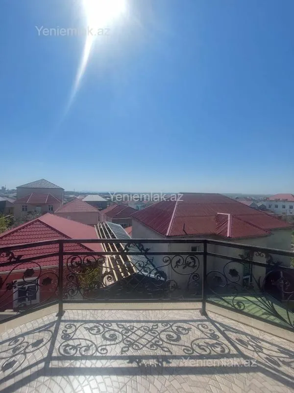Satılır 6 otaqlı həyət evi 280 m²