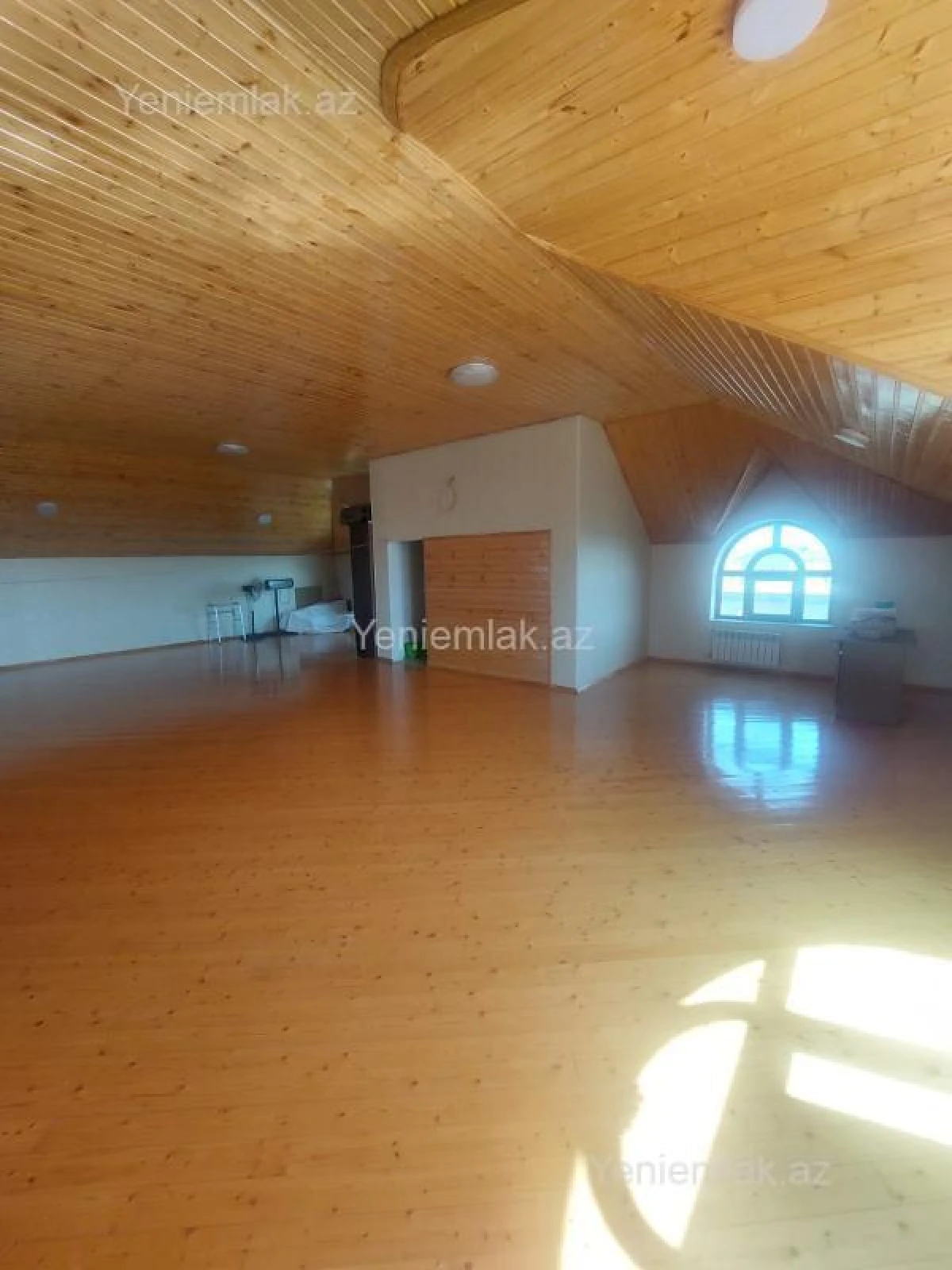 Satılır 6 otaqlı həyət evi 280 m²