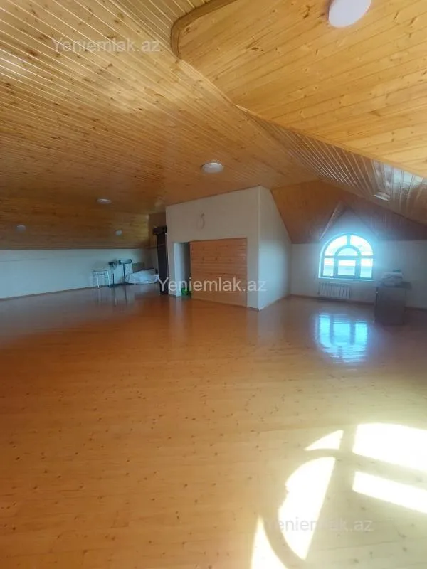 Satılır 6 otaqlı həyət evi 280 m²