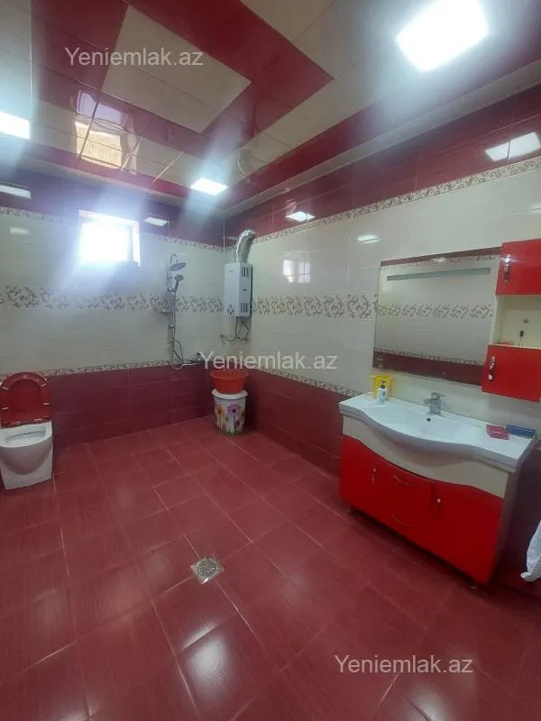 Satılır 6 otaqlı həyət evi 280 m²