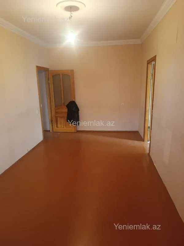 Satılır 2 otaqlı köhnə tikili 44 m²