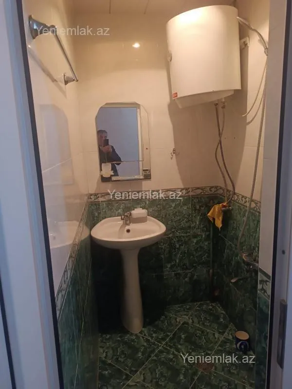 Satılır 2 otaqlı köhnə tikili 44 m²