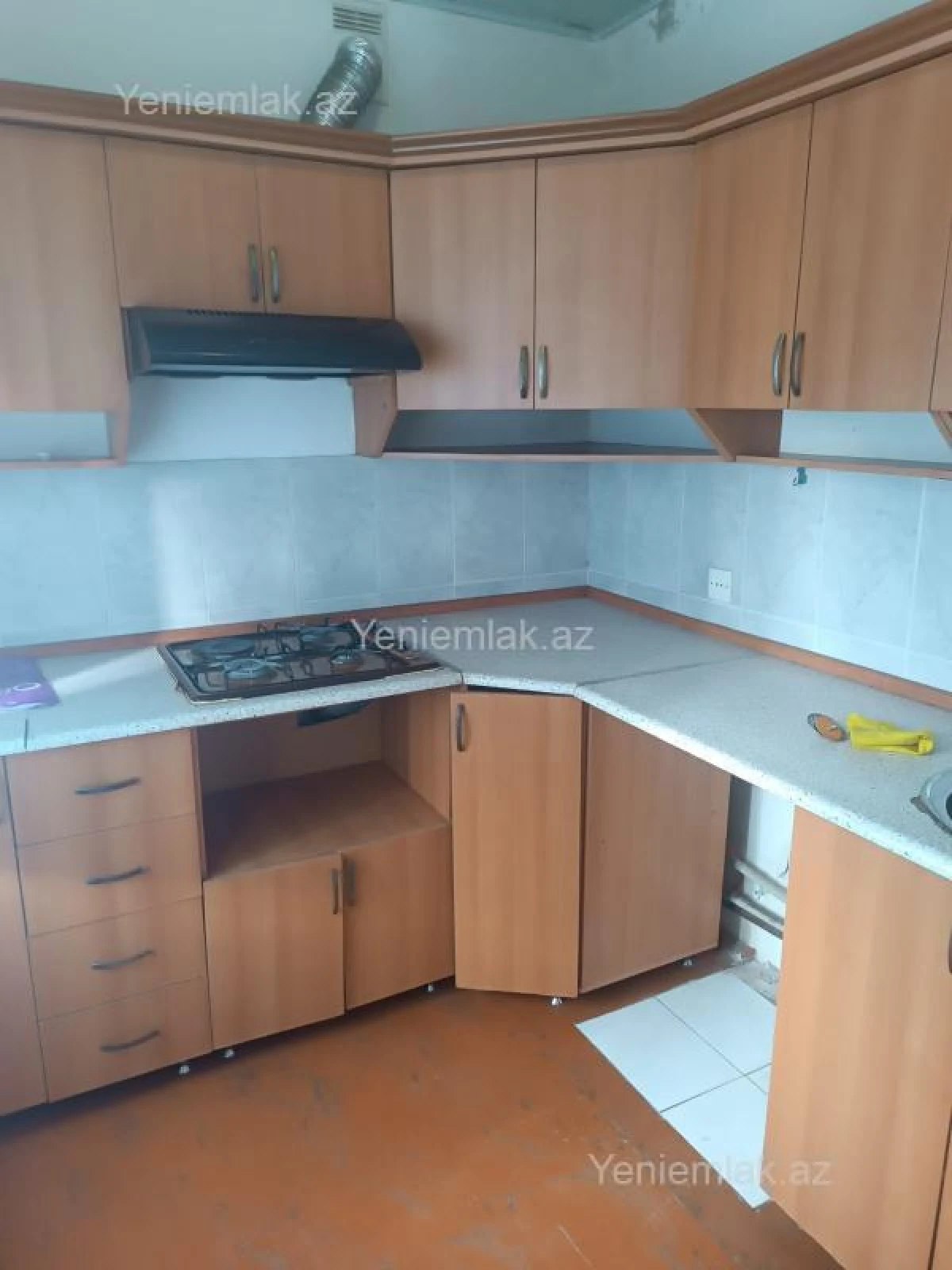 Satılır 2 otaqlı köhnə tikili 44 m²