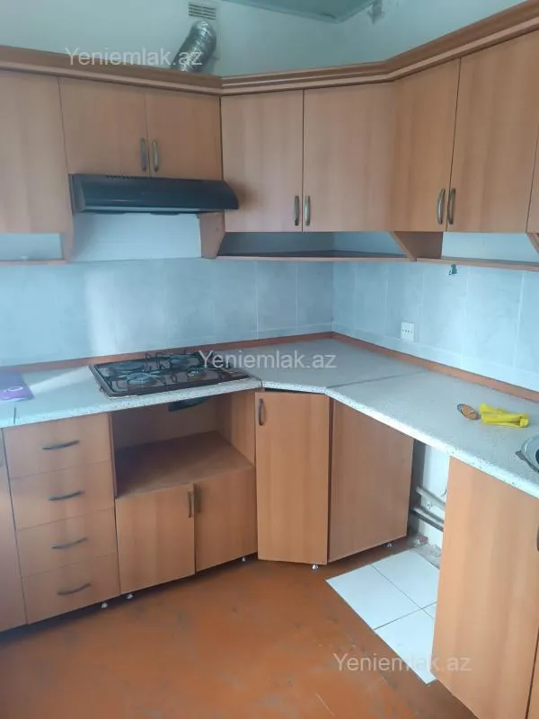 Satılır 2 otaqlı köhnə tikili 44 m²