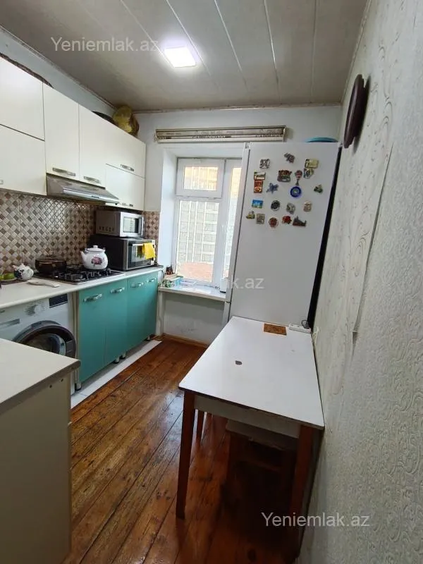 Satılır 3 otaqlı köhnə tikili 80 m²