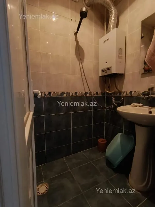 Satılır 3 otaqlı köhnə tikili 80 m²