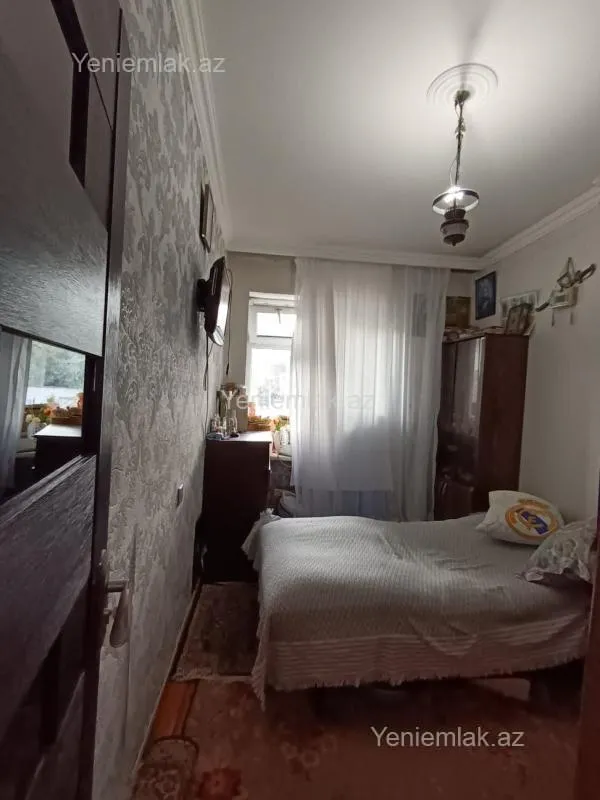 Satılır 3 otaqlı köhnə tikili 80 m²