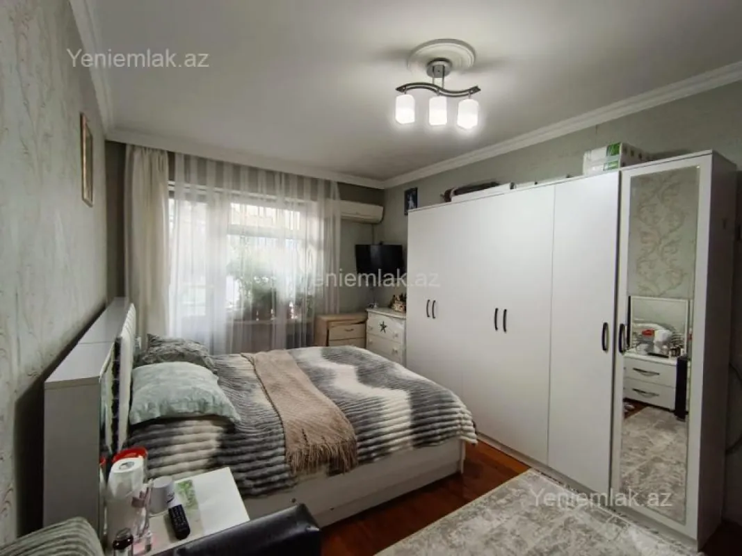 Satılır 3 otaqlı köhnə tikili 80 m²