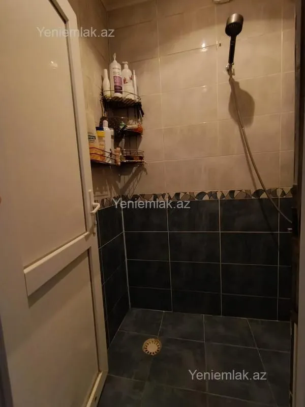 Satılır 3 otaqlı köhnə tikili 80 m²