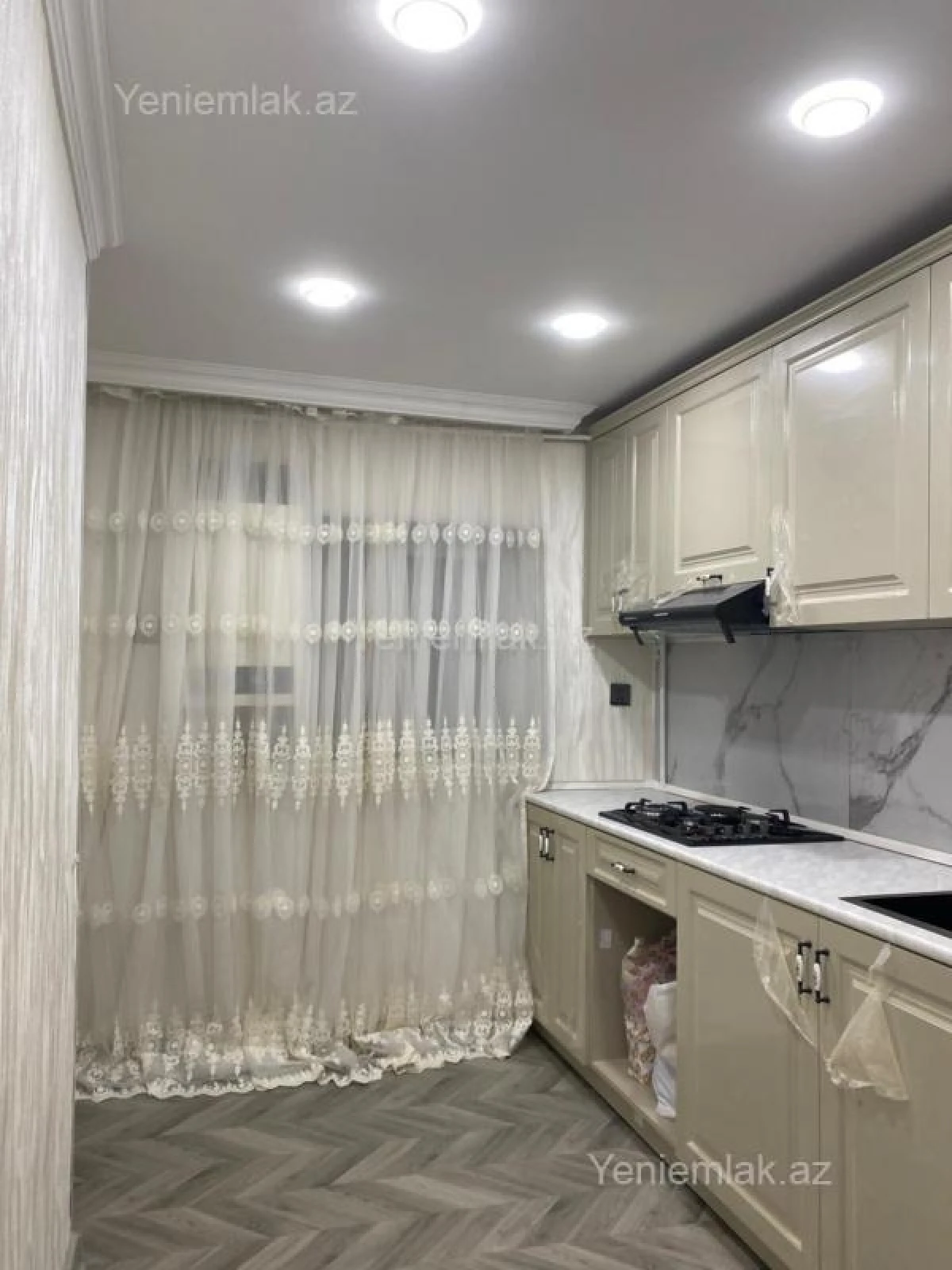 Satılır 3 otaqlı köhnə tikili 75 m²