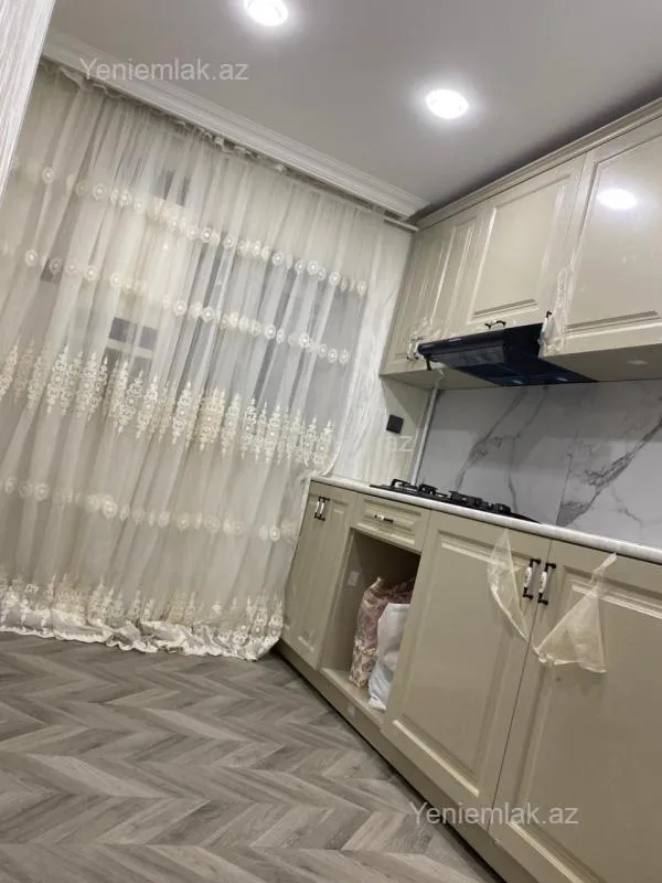 Satılır 3 otaqlı köhnə tikili 75 m²