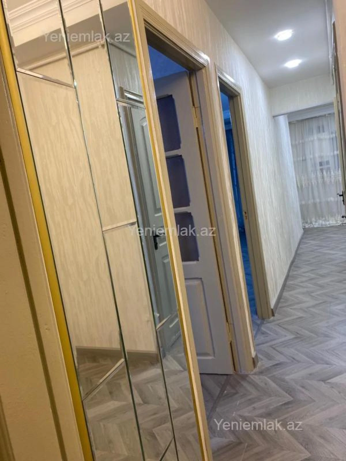 Satılır 3 otaqlı köhnə tikili 75 m²