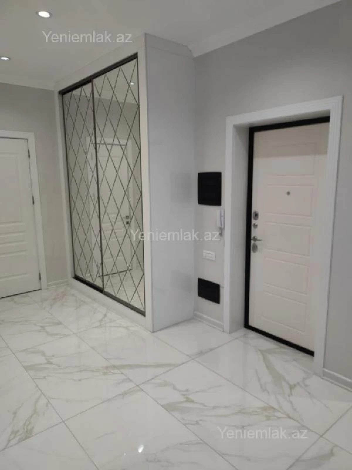Satılır 3 otaqlı yeni tikili 150 m²
