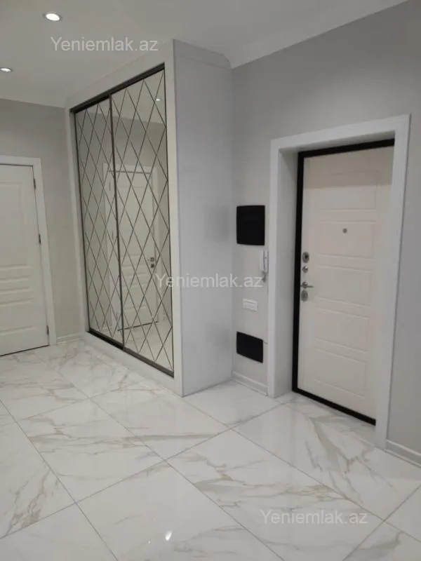 Satılır 3 otaqlı yeni tikili 150 m²