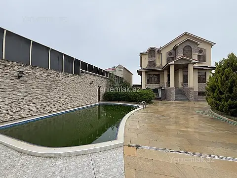 Satılır 5 otaqlı həyət evi 400 m²