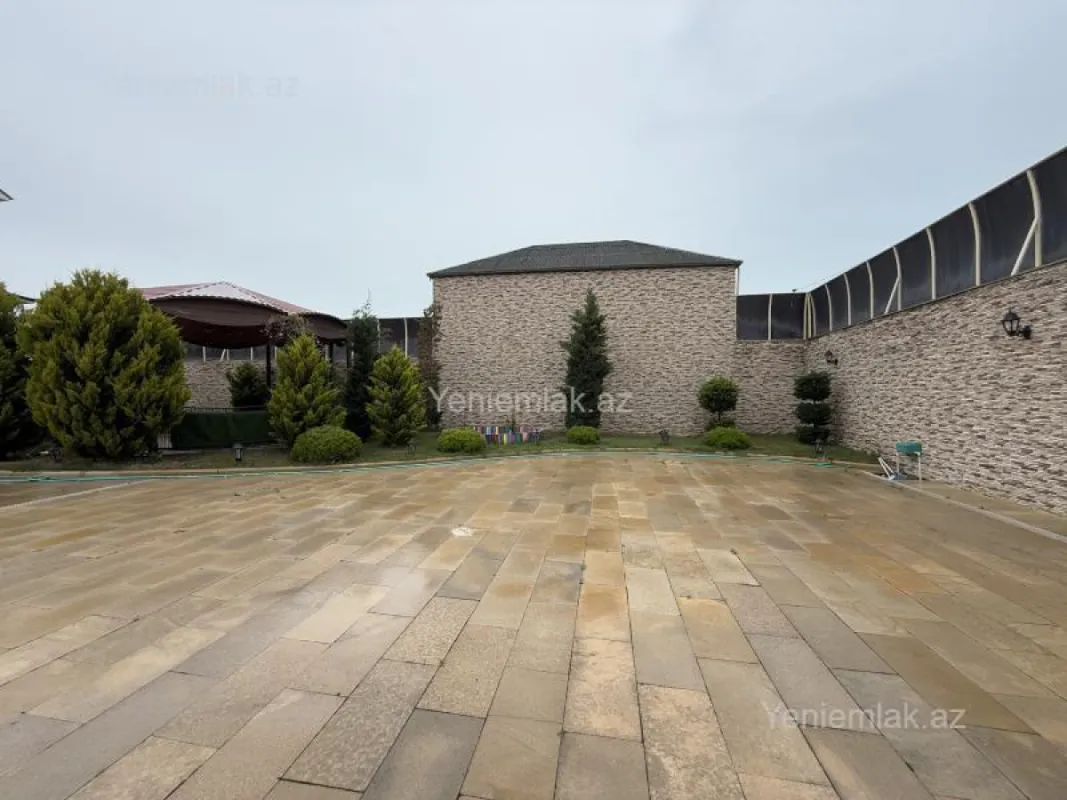 Satılır 5 otaqlı həyət evi 400 m²