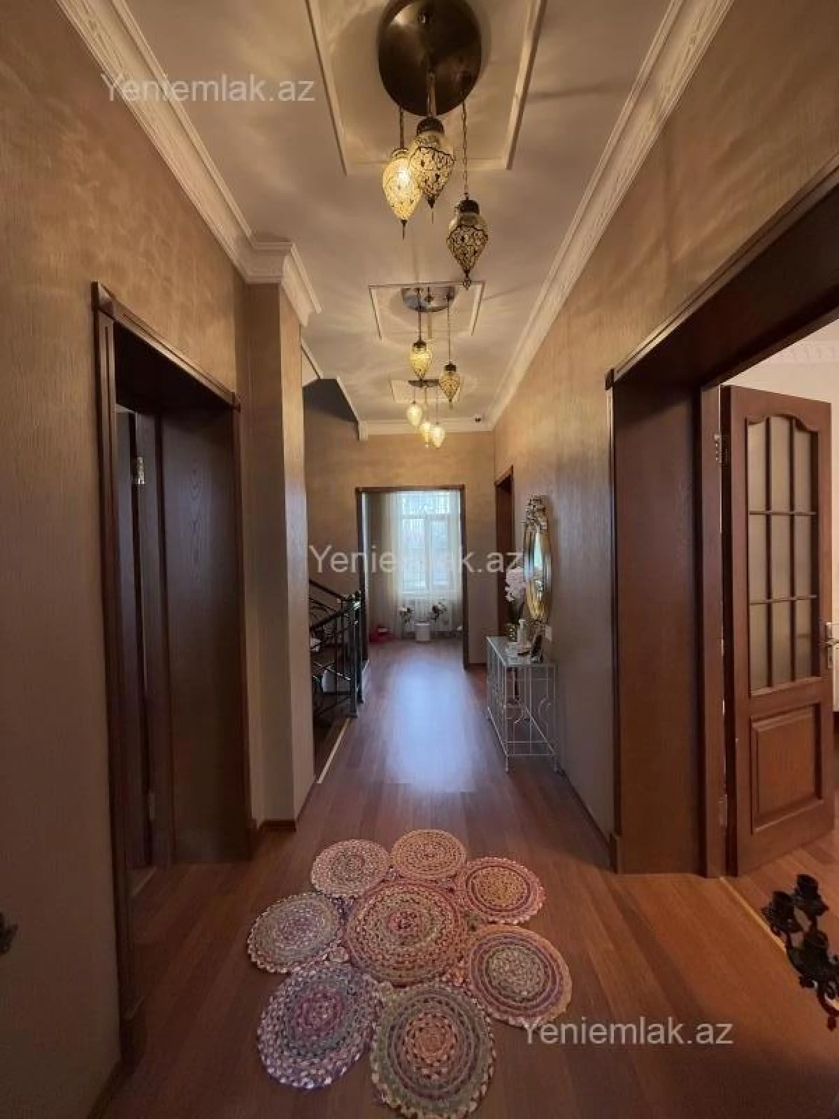 Satılır 5 otaqlı həyət evi 400 m²