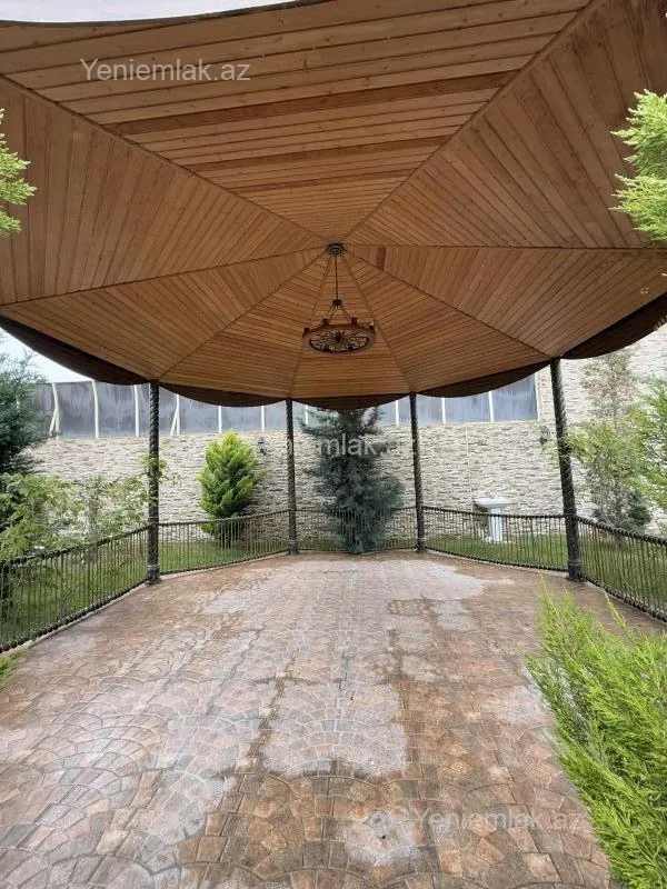 Satılır 5 otaqlı həyət evi 400 m²