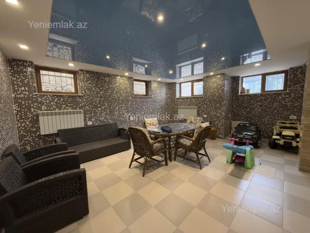 Satılır 5 otaqlı həyət evi 400 m²