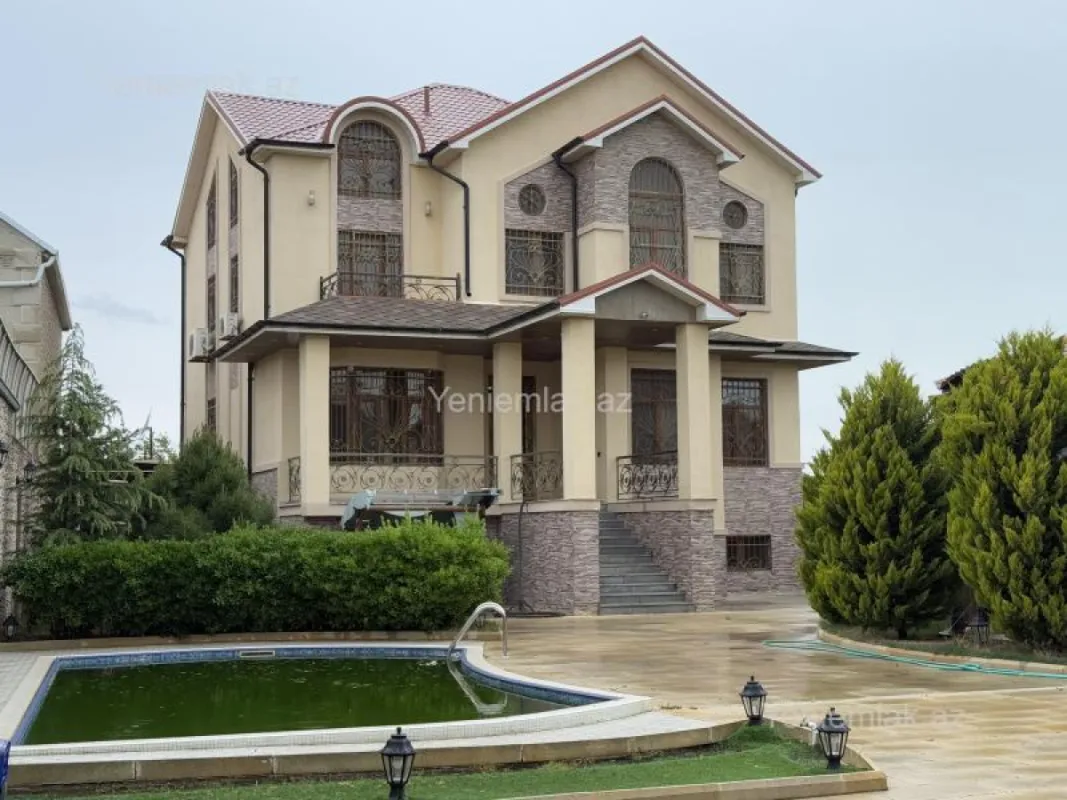 Satılır 5 otaqlı həyət evi 400 m²
