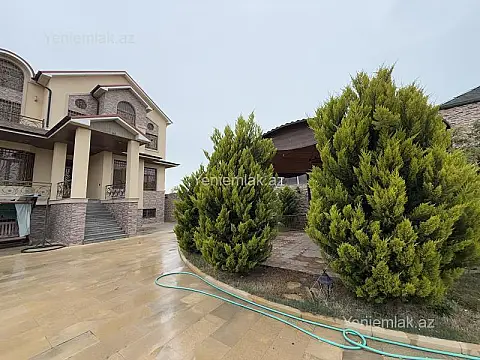 Satılır 5 otaqlı həyət evi 400 m²
