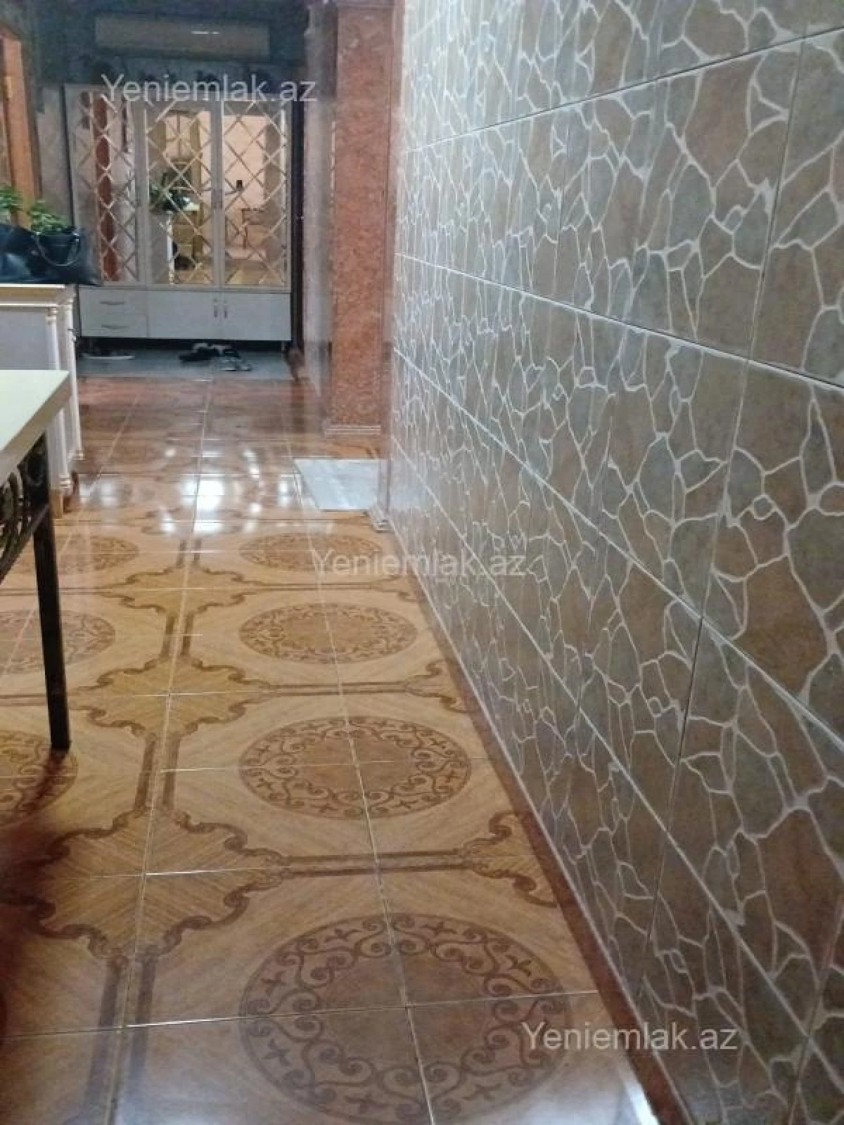 Satılır 5 otaqlı köhnə tikili 131 m²