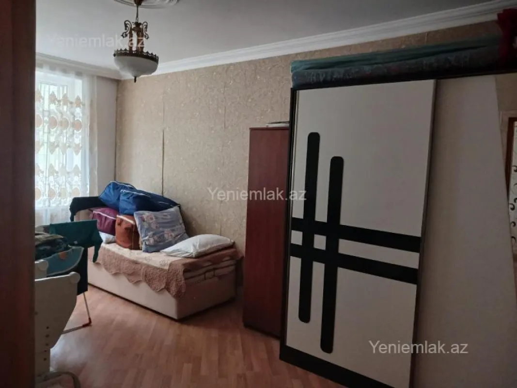 Satılır 5 otaqlı köhnə tikili 131 m²