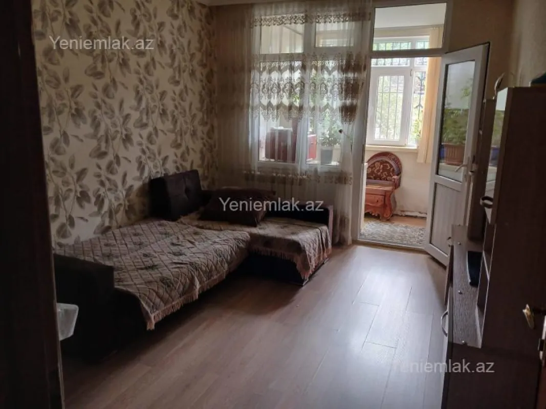 Satılır 5 otaqlı köhnə tikili 131 m²