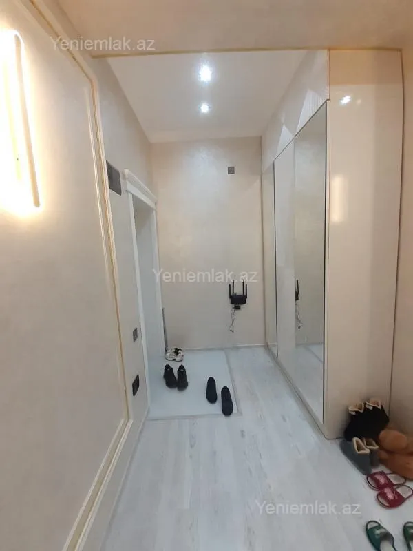 Satılır 3 otaqlı yeni tikili 100 m²