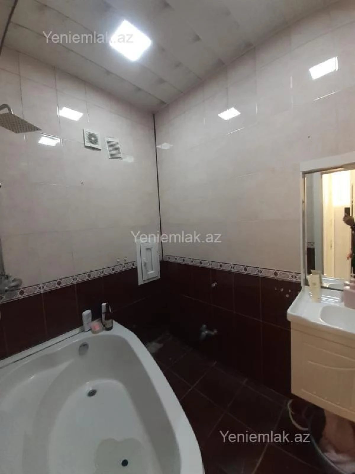 Satılır 3 otaqlı yeni tikili 100 m²